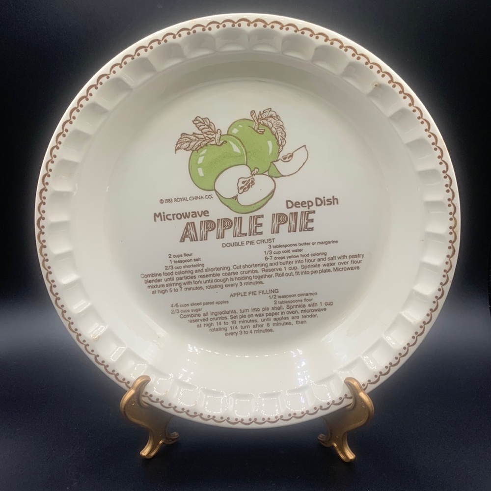 Vintage 1983 Royal China Co. Apple Pie 10” Pie Pan